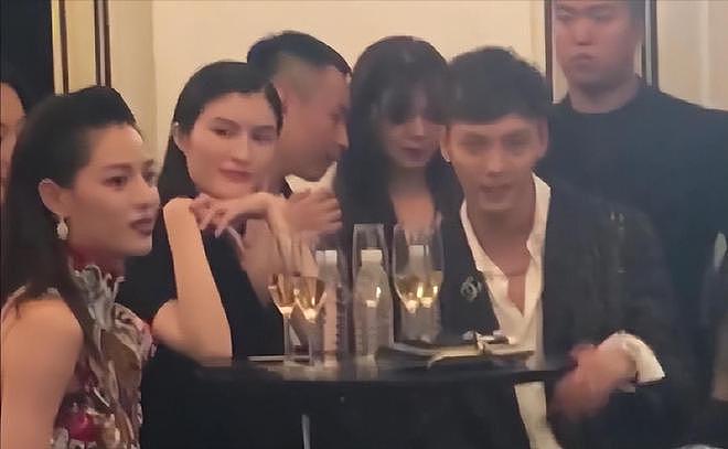 陈伟霆何穗突然公开结婚生子，疑为公司冲喜！传英皇负债166亿（组图） - 18