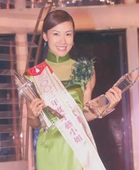 恭喜正式结婚？！恋爱8年无人看好，分手半年突拍婚纱照！专挑富二代下手只为还钱？（组图） - 12