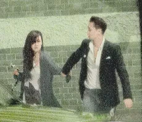 恭喜正式结婚？！恋爱8年无人看好，分手半年突拍婚纱照！专挑富二代下手只为还钱？（组图） - 27