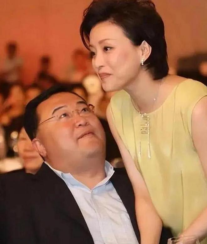央视主持杨澜:嫁百亿身家老公,57岁却抛头露面直播卖课(组图) - 2