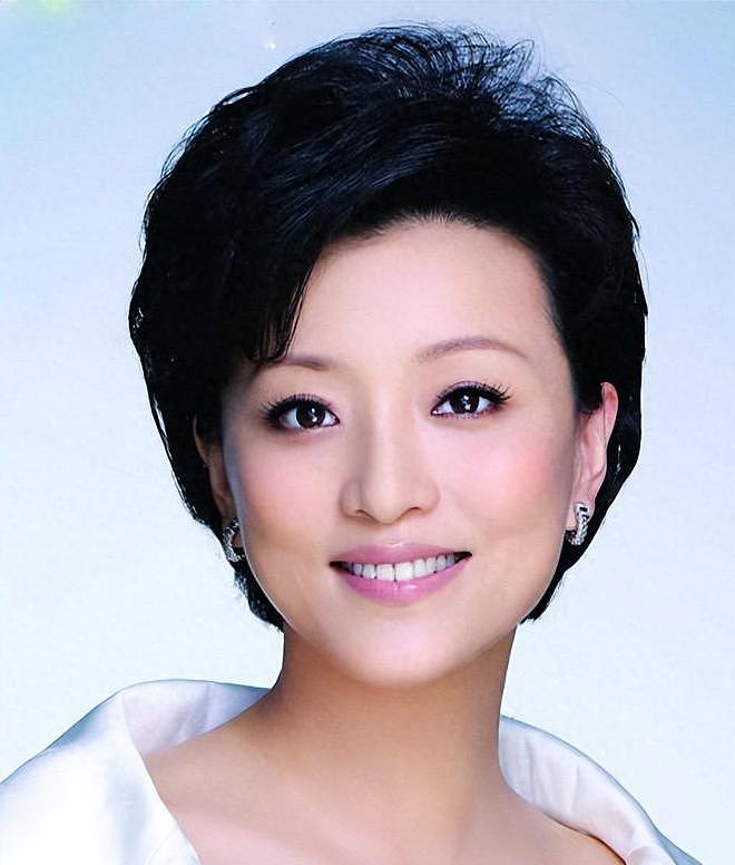 央视主持杨澜:嫁百亿身家老公,57岁却抛头露面直播卖课(组图) - 9