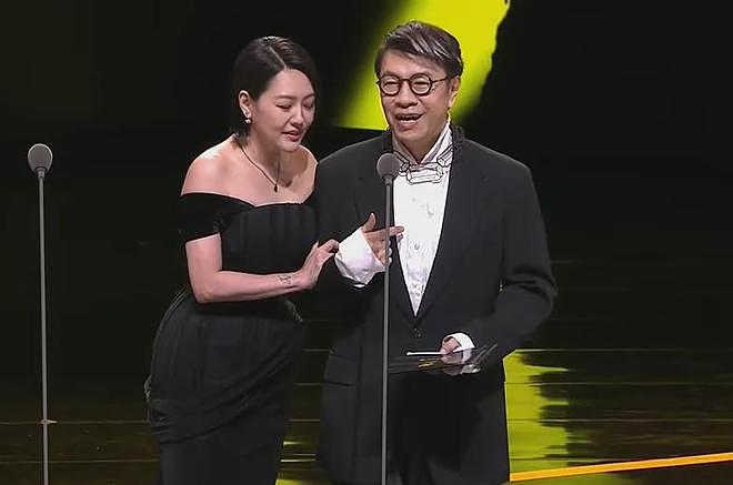 小S复出获奖细节：纹了大S名字还带了骨灰，唯独没感谢吴宗宪女儿（组图） - 9