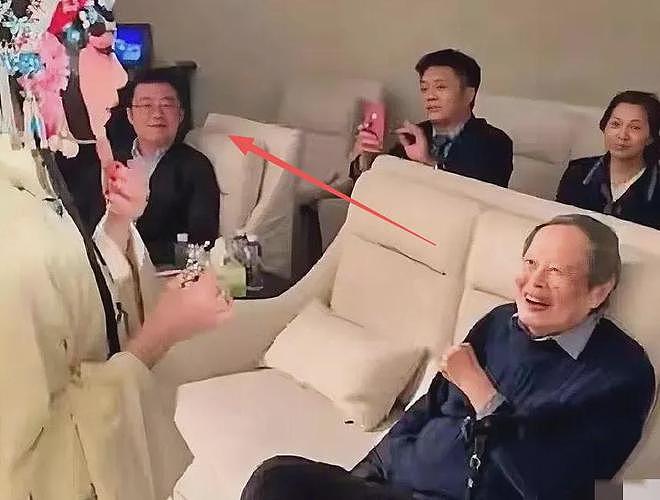 知名物理学家杨振宁因病逝世！翁帆发文悼念，称先生交出了一份满意的答卷，何其有幸能陪伴他（组图） - 6