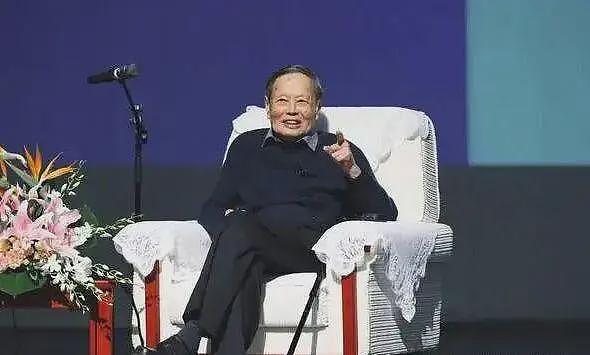 杨振宁在京逝世！死因披露，与妻子最后合影曝光，知情者发声（组图） - 2