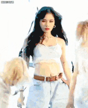 【美女】韩国“性感小野马”被渣男出轨？35c配23英寸小蛮腰，网友：这尤物身材还不满足？（组图） - 3