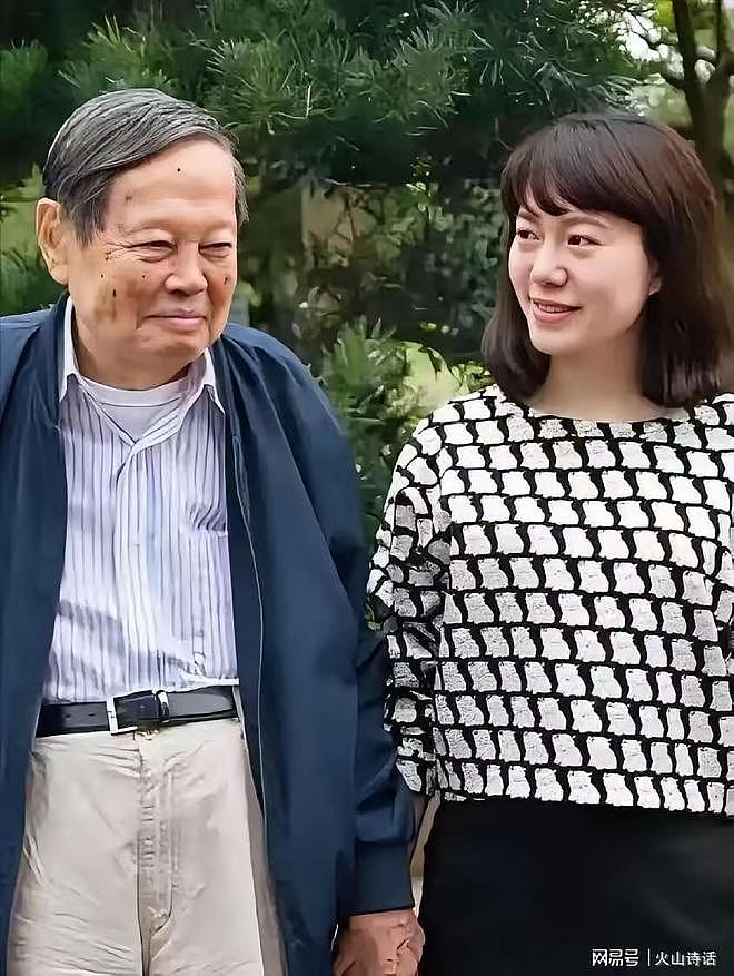 杨振宁逝世，一个时代的结束！与爱因斯坦齐名，一张照片彰显成就（组图） - 5