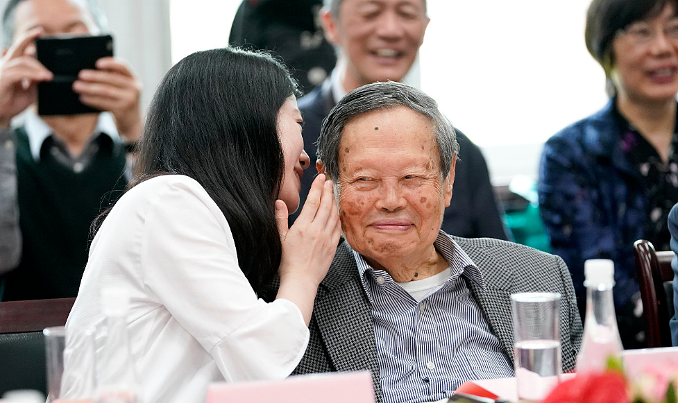 杨振宁逝世享年103岁，与翁帆结婚20余年，不是爷孙恋而是灵魂伴侣（组图） - 11