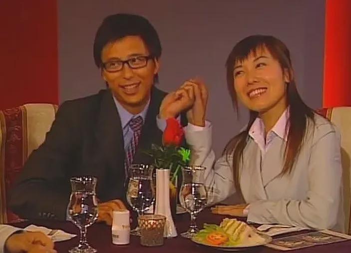 恭喜正式结婚？！恋爱8年无人看好，分手半年突拍婚纱照！专挑富二代下手只为还钱？（组图） - 17