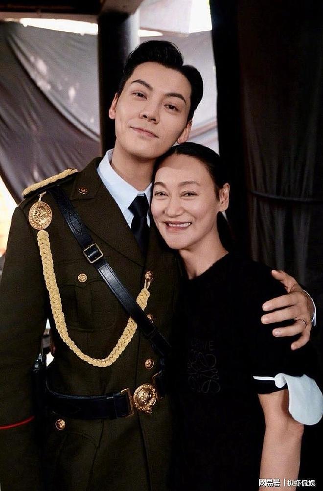 陈伟霆无预警官宣结婚生子，与何穗相恋6年终圆满，众星发声祝福（组图） - 11