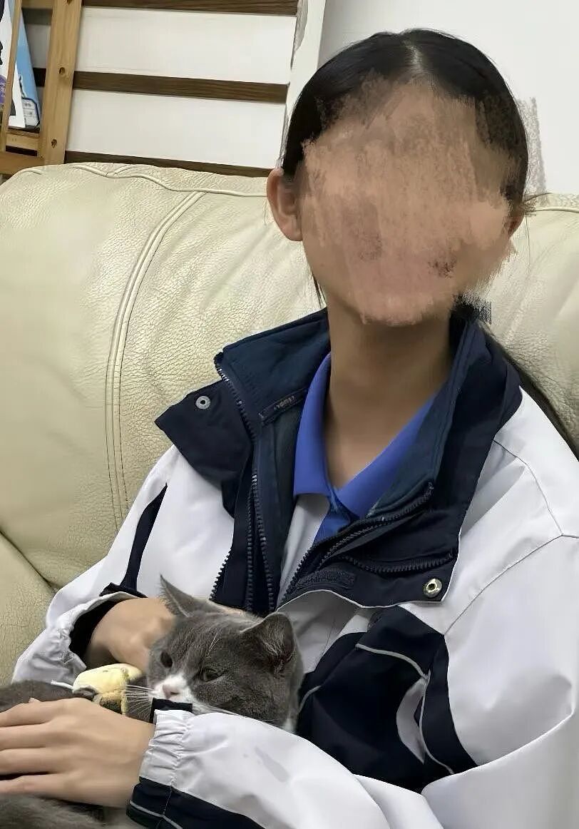 初三男生刺死同班女生！逃离时听到女生呼救，又折返连捅数刀，作案前曾搜索“14岁杀人要负什么责任”（组图） - 2