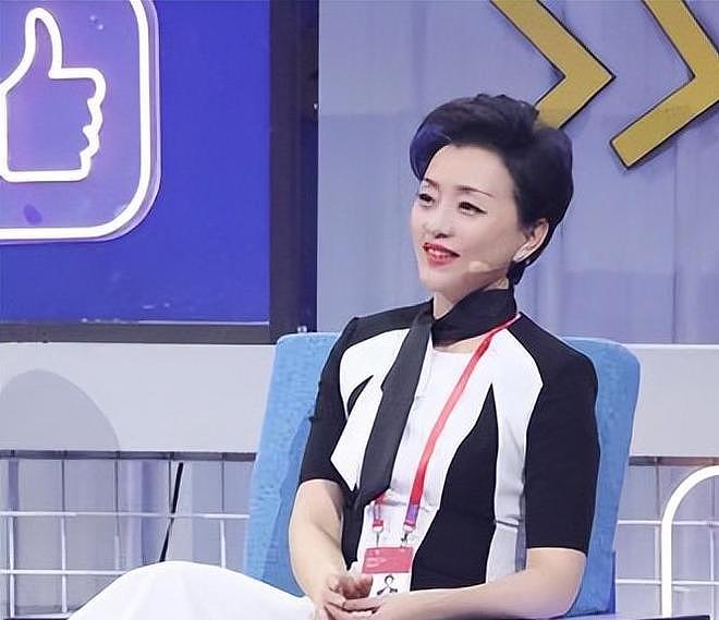 央视主持杨澜:嫁百亿身家老公,57岁却抛头露面直播卖课(组图) - 20