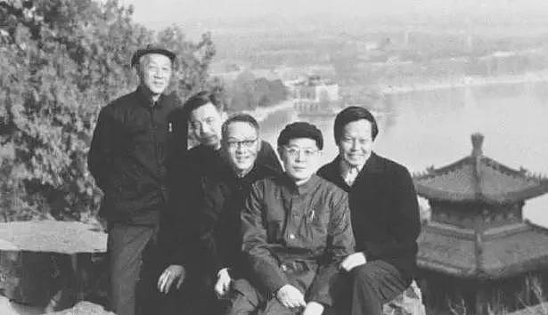 杨振宁逝世：宇宙无声，但有繁星回答（组图） - 27