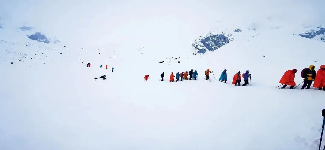 一年死亡近百人,他们为什么还要去?(组图) - 1