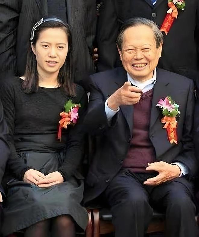 杨振宁辞世,曾回应自己去世后翁帆怎么办?与妻儿温馨全家福曝光(组图) - 5