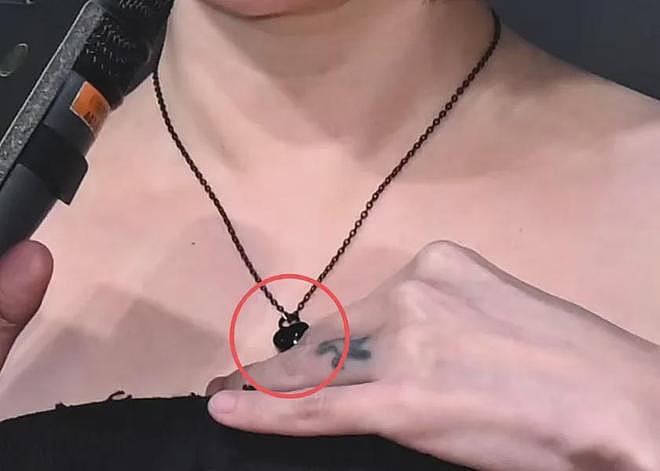 小S复出获奖细节：纹了大S名字还带了骨灰，唯独没感谢吴宗宪女儿（组图） - 17