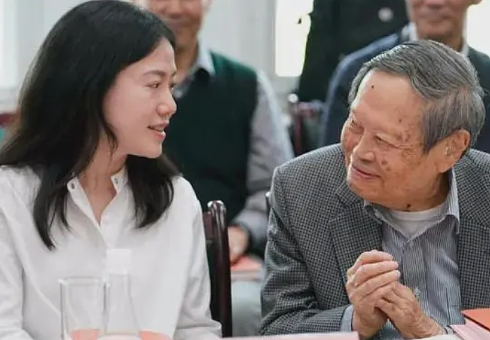 杨振宁妻子翁帆曾自白：为了丈夫的身体，我16年来都是早睡早起（组图） - 13