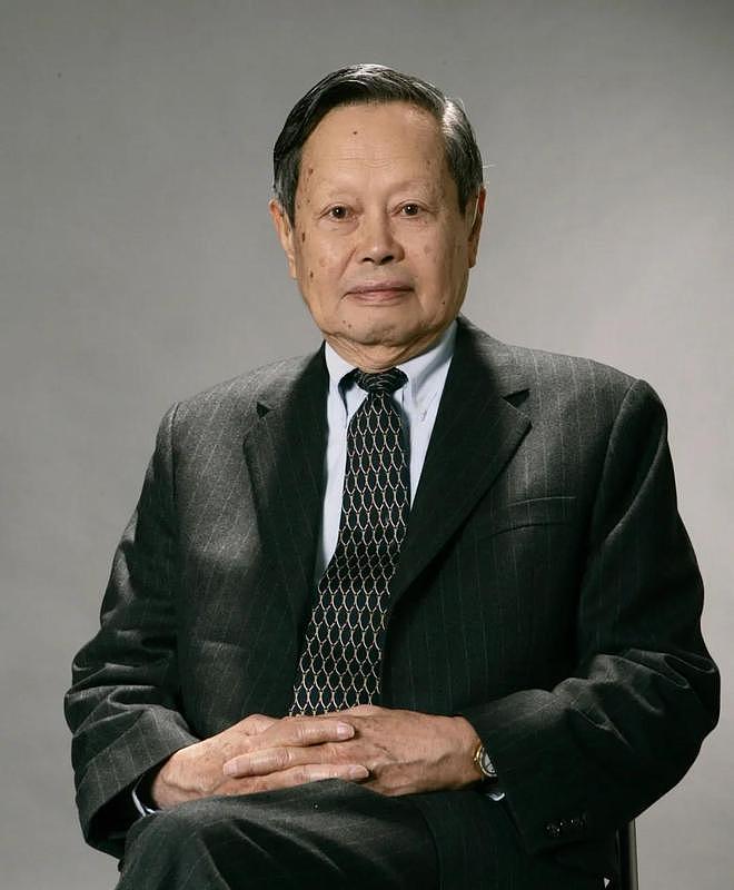 杨振宁退休26年，石溪大学一直为他保留办公室！中国留学生凌晨到办公室门口献花缅怀（视频/组图） - 3