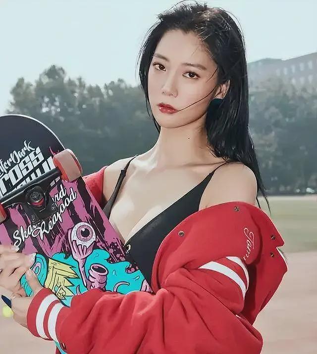 39岁克拉拉官宣离婚！婚后6年无子女，曾卷入“财阀潜规则”风波（组图） - 32