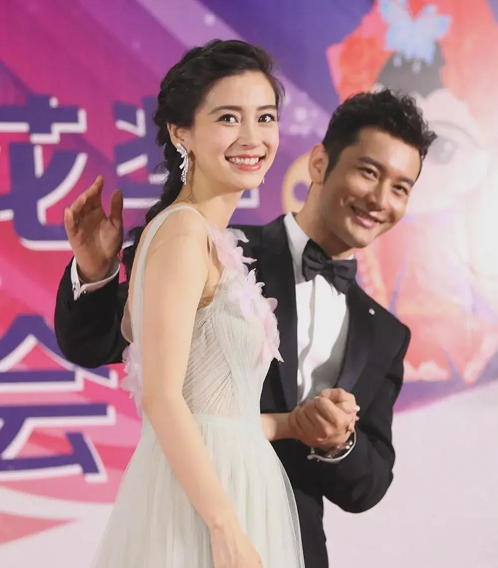 “丑小鸭”何穗的上位史：闪离伪富豪，上节目没情商，与奚梦瑶抢代言（组图） - 25
