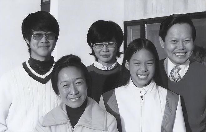 杨振宁的家人：父亲是数学家，弟媳是富豪，弟弟和仨儿女都是学霸（组图） - 21