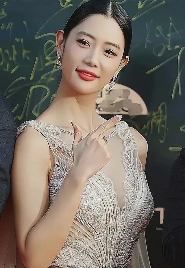 39岁克拉拉官宣离婚！婚后6年无子女，曾卷入“财阀潜规则”风波（组图） - 15
