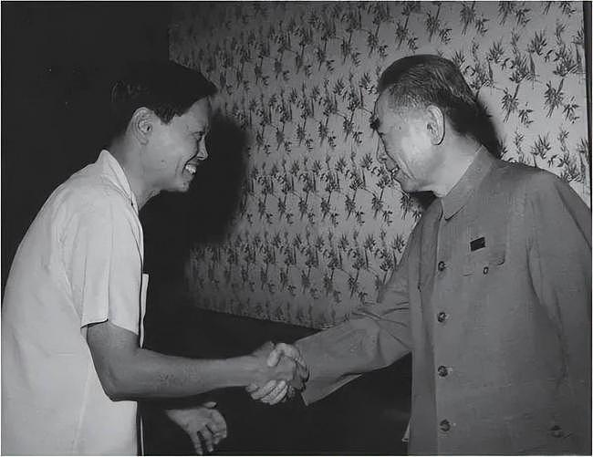 老照片：1971年，杨振宁和岳父岳母在北京（组图） - 6