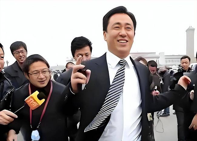 许家印的“三瘾”：官瘾、钱瘾、色瘾（组图） - 4