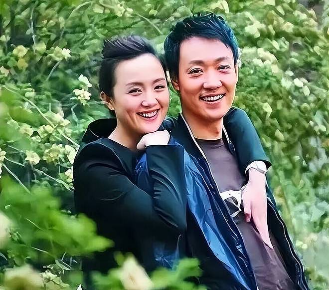 狗仔曝辛柏青与友人聚会开心大笑，乱扔烟头，网友：狗仔用心不良（组图） - 2