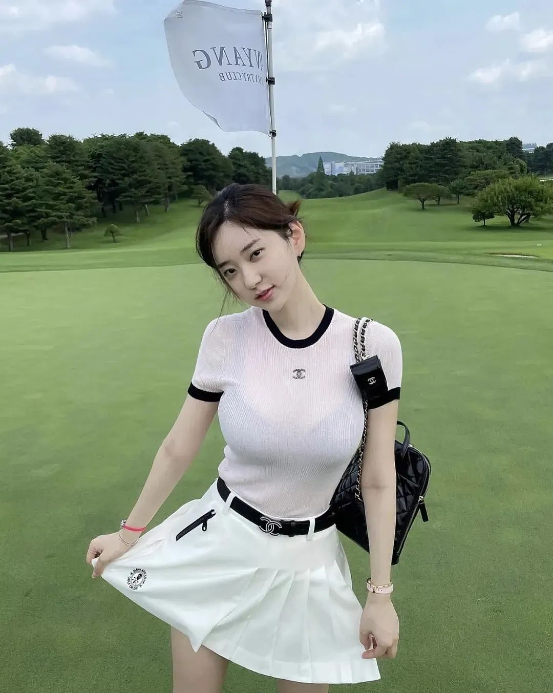 【美女】游戏中女主角的完美身材竟来自于现实,令人惊艳的极致身材比例(组图) - 11