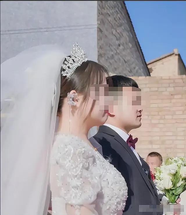 婚车司机吐露跳河新郎当天情况:女方扇了男子几巴掌,男孩跪下认错也不行(组图) - 27