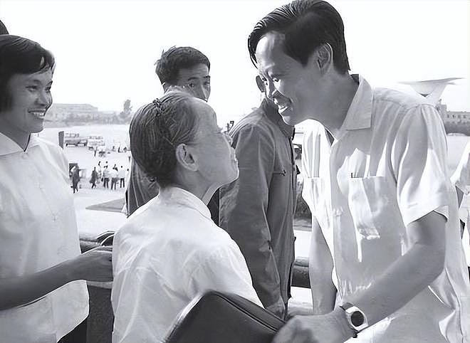 杨振宁的家人：父亲是数学家，弟媳是富豪，弟弟和仨儿女都是学霸（组图） - 16