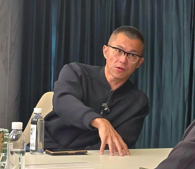 陈震首次还原撞车事件：过于信赖车辆辅助驾驶功能，并在驾驶中低头捡拾物品（组图） - 3
