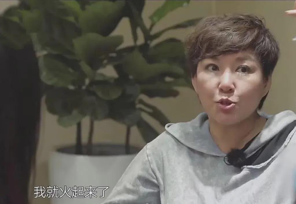 “丑小鸭”何穗的上位史：闪离伪富豪，上节目没情商，与奚梦瑶抢代言（组图） - 15