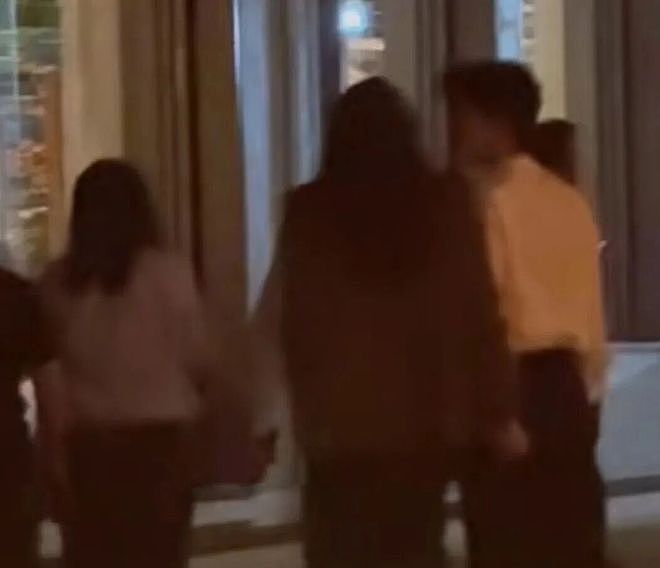 当超模爱上演员：何穗陈伟霆官宣背后，是一代国模的婚恋转型（组图） - 39