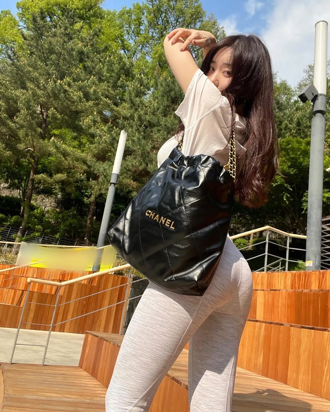 【美女】游戏中女主角的完美身材竟来自于现实,令人惊艳的极致身材比例(组图) - 14
