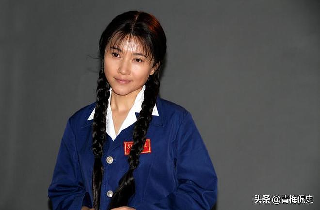 52岁颜丙燕官宣恋情！自曝已停经，小20岁男友被拍，称能接受丁克（组图） - 4