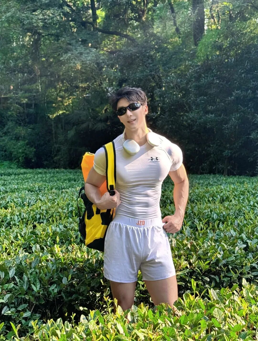 【帅哥】骑行圈肌肉天菜爆火出圈，Top级别的男大，自爆骑行圈好乱...（组图） - 11