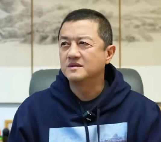 李亚鹏首谈离婚，满脸褶子，表情淡漠，网友懵了（组图） - 1