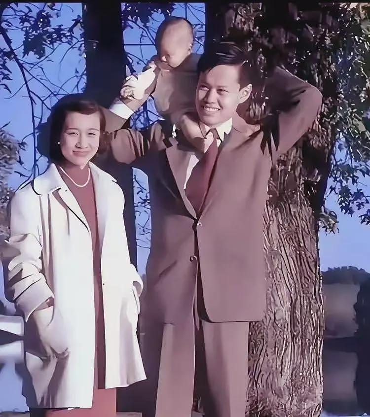 杨振宁长子杨光诺：感谢继母翁帆，这些年她是全家最温暖的依靠（组图） - 2
