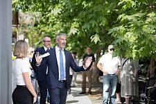 每日地产丨新政策下首次购房者在拍卖场上活跃（组图）