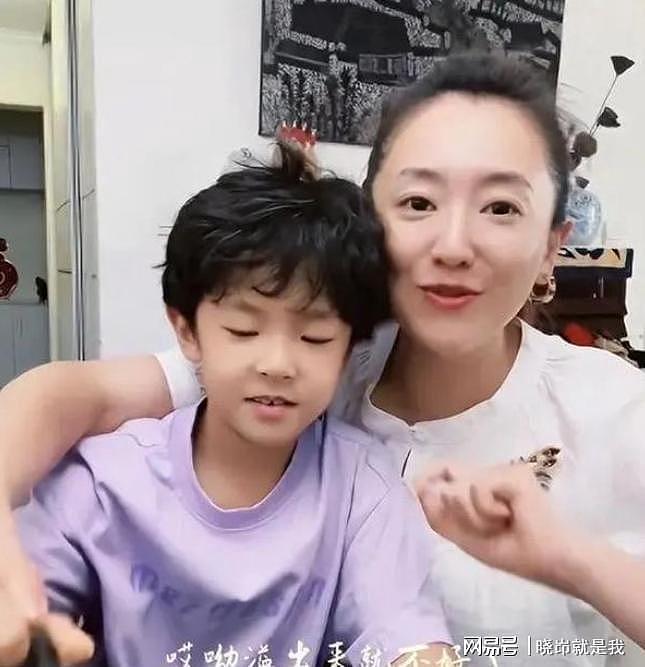 央视27年月亮姐姐新身份曝光，金龟子老路再续传奇（组图） - 11