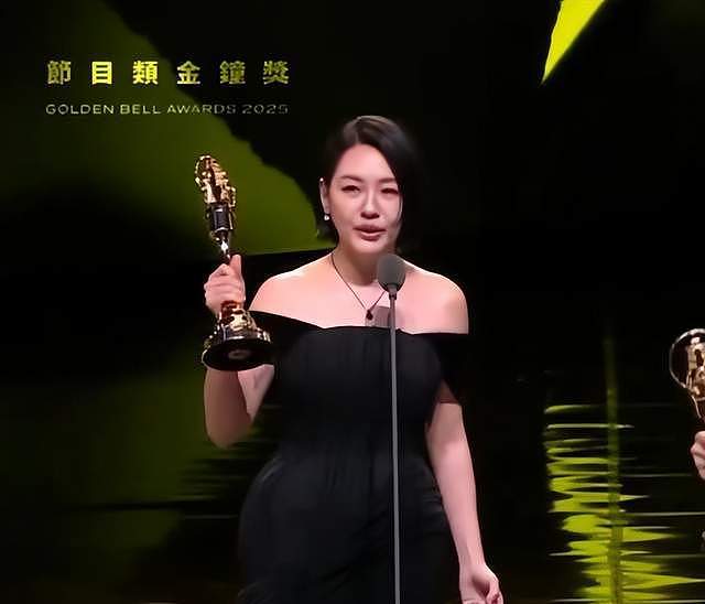小S金钟奖复出，把大S当流量密码，汪小菲的话，终于有人信了（组图） - 11