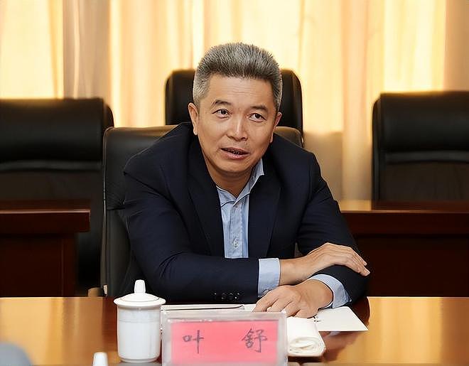 为何不选女婿做接班人?曹德旺:因为曹晖是我儿子,女婿履历被扒(组图) - 4