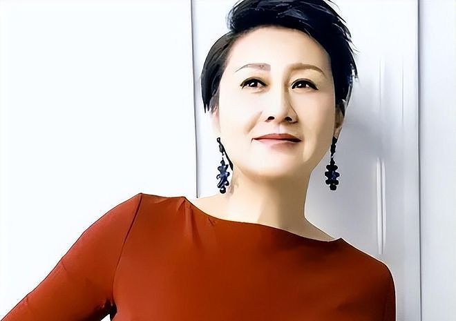 张凯丽34岁嫁给作家，和丈夫相爱30年，偏偏生了个不省心的女儿（组图） - 2