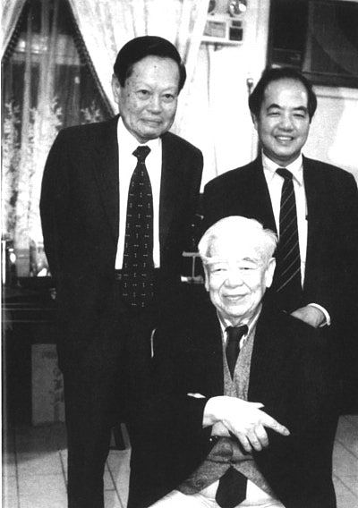 杨振宁逝世,丘成桐追忆:最大贡献是提升了中国人做学问的信心(组图) - 2