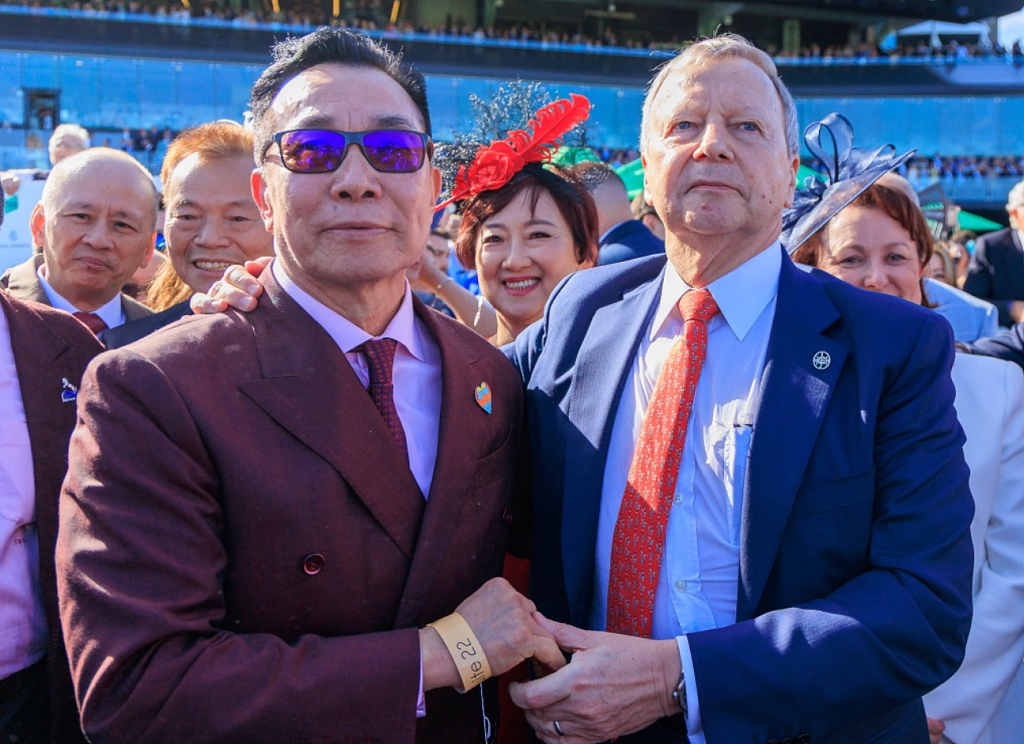 香港马王“嘉应高升”登顶，轰动澳洲马坛！驻悉尼经贸办冀带动赛马旅游（组图） - 2