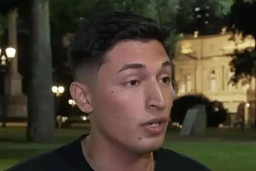 利亚姆坠亡案嫌疑人卖惨:我只是为了能再见偶像,如今蹲监狱好惨(组图) - 12