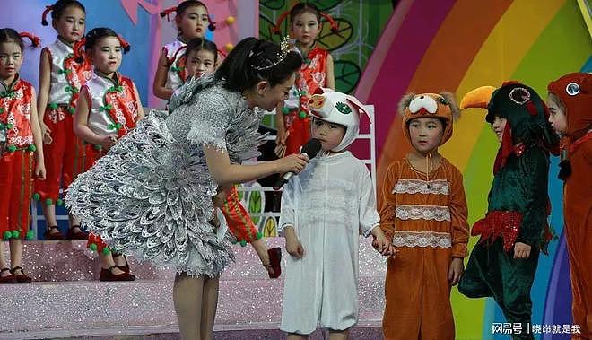 央视27年月亮姐姐新身份曝光，金龟子老路再续传奇（组图） - 15