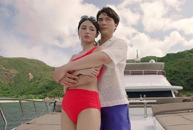 TVB女星拍亲热戏，靠男演员双手遮住重要部位防走光（组图） - 2
