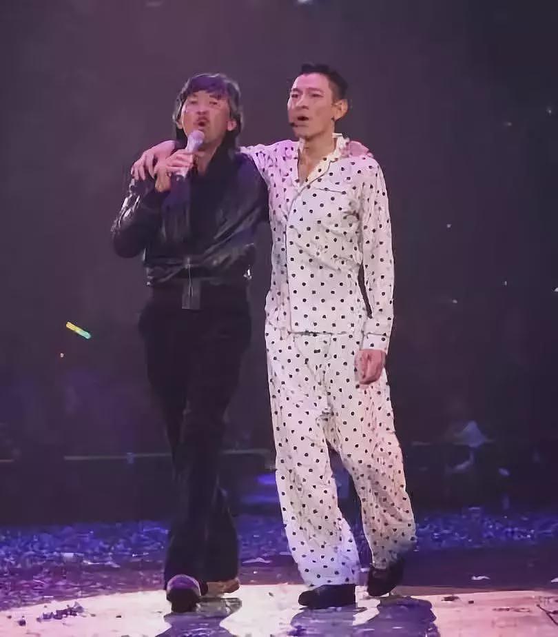 舍弃原配和学生结婚，78岁开演唱会，依然一票难求？（组图） - 14